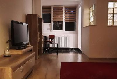 Garsonieră semidecomandată în Titan