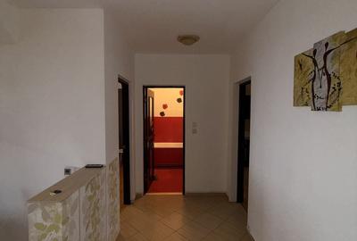 Apartament cu 2 camere decomandat în Girocului
