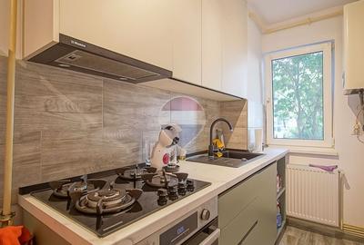 Apartament cu 2 camere semidecomandat în Florilor