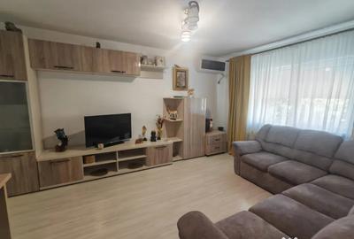 Apartament cu 3 camere decomandat, mobilat în Poarta 6 - 18
