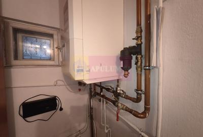 Casă individuală cu 7 camere cu Canalizare în Central - 60