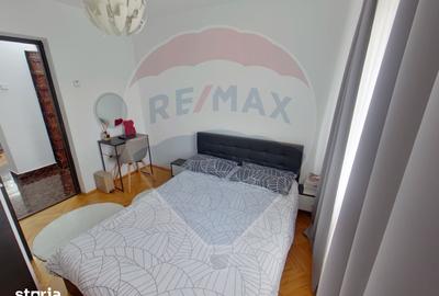 Apartament cu 4 camere decomandat în Central