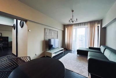 Apartament cu 2 camere semidecomandat, mobilat în Romană