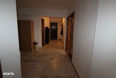 Apartament cu 3 camere în Central - 1