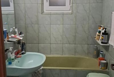 Apartament cu 3 camere decomandat în 1 Mai - 2