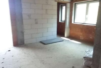 Apartament cu 4 camere în Central - 2