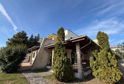 Casă individuală cu 9 camere cu Piscina în Voluntari