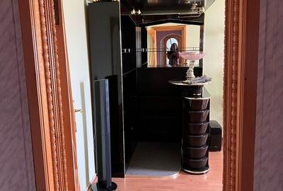Apartament cu 3 camere decomandat în Obor