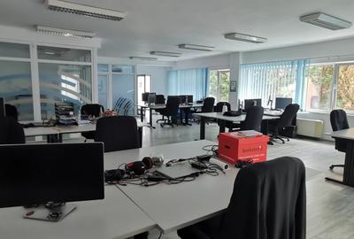 Birou, de 560 mp, în Central