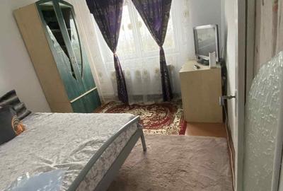 Apartament cu 2 camere decomandat în Hurez