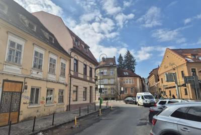 Apartament cu 2 camere semidecomandat în Centrul Istoric