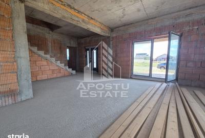 Casă cu 4 camere cu Teren 500 Mp în Săcălaz