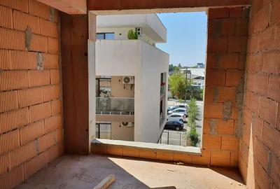 Apartament cu 4 camere decomandat în Theodor Pallady