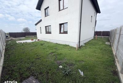 Casă cu 5 camere cu Teren 492 Mp în Glina - 18