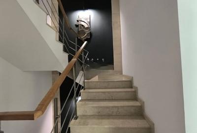 Birou, de 90 mp, în Central - 10