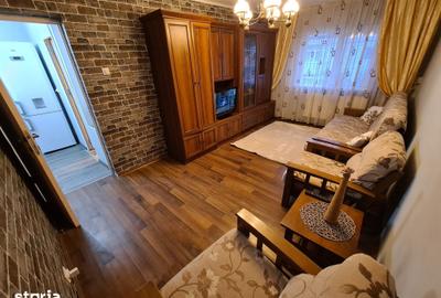 Apartament cu 3 camere decomandat în Galata