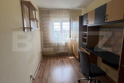 Apartament cu 3 camere decomandat, mobilat în Nufărul