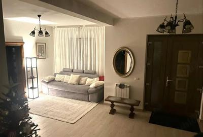 Casă cu 3 camere cu Teren 911 Mp în Central