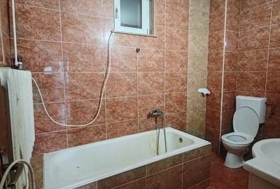 Casă cu 10 camere cu Teren 700 Mp în Valea Roșie - 1