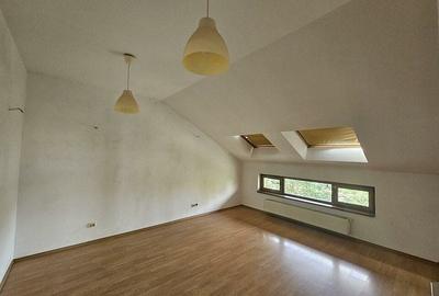 Apartament cu 3 camere decomandat în Bucureștii Noi