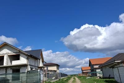 Teren Construcții intravilan de 400 mp, în Lazu - 1