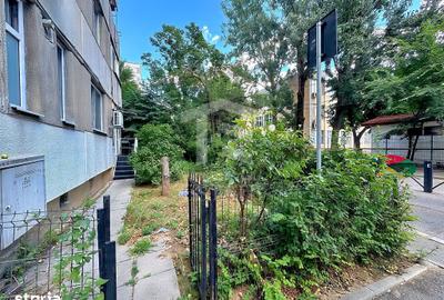 Apartament cu 3 camere semidecomandat în Militari