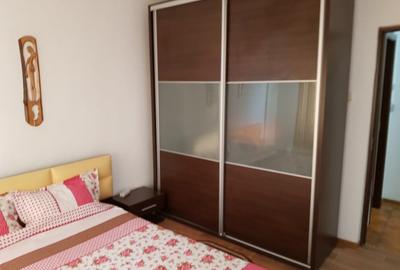 Apartament cu 2 camere decomandat în Delfinariu
