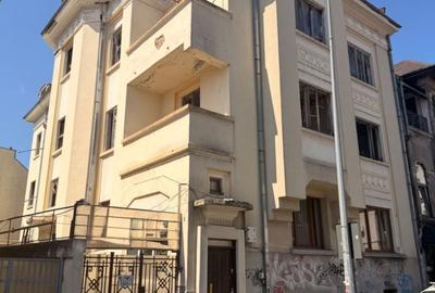Casă individuală cu 20 camere cu Canalizare în Moșilor