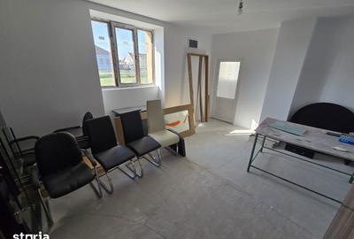 Casă cu 7 camere cu Teren 1775 Mp în Zădăreni - 1