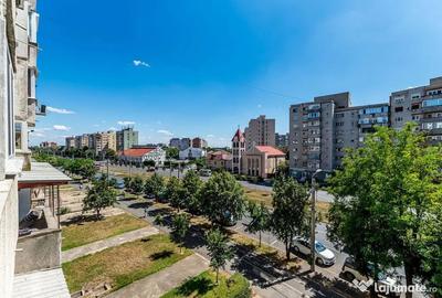 Apartament cu 4 camere decomandat în Aurel Vlaicu