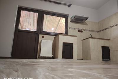 Casă cu 4 camere decomandat în Budești - 2