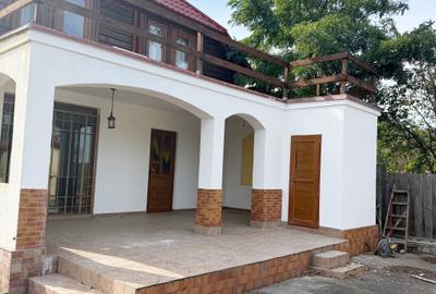 Casă cu 5 camere cu Teren 2289 Mp în Murighiol