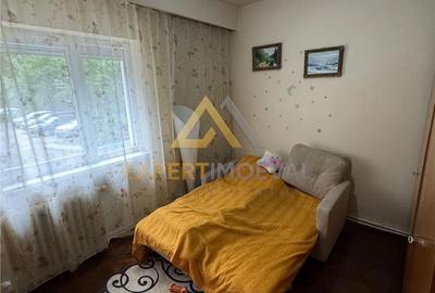 Apartament cu 4 camere decomandat în Traian - 9