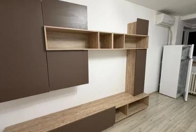 Garsonieră decomandată în Costin Georgian