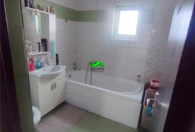 Casă cu 4 camere cu Canalizare în Șura Mare - 12