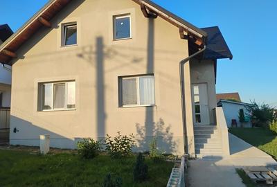 Casă cu 2 camere în Mihoveni