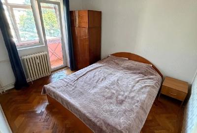 Apartament cu 3 camere semidecomandat în Olimpia-Stadion