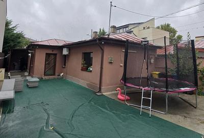 Casă cu 3 camere cu Teren 238 Mp în Andronache