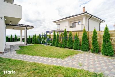 Casă cu 4 camere cu Teren 500 Mp în Bucium