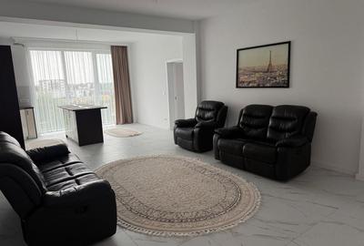 Apartament cu 3 camere decomandat în Central