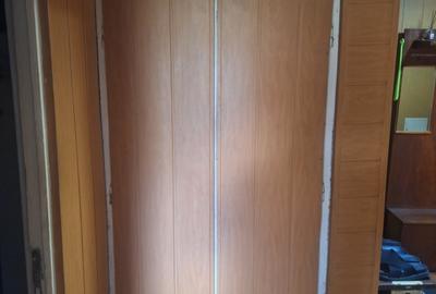 Apartament semidecomandat în Rahova