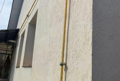 Casă cu Teren 801 Mp în Est