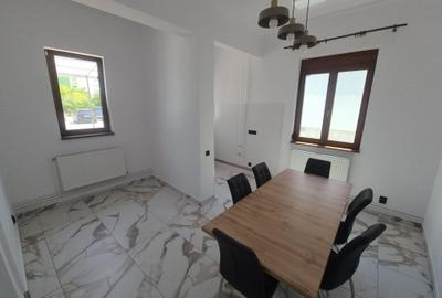 Casă cu 4 camere cu Teren 250 Mp în Central - 2
