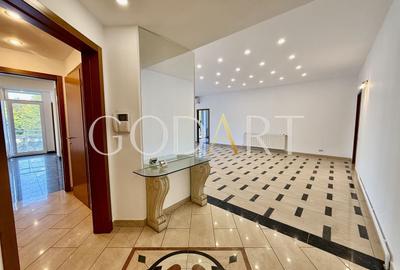 Apartament cu 5 camere semidecomandat în Primăverii - 1