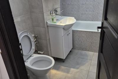 Apartament cu 3 camere decomandat în 1 Mai