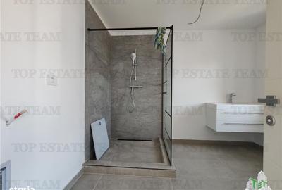 Casă cu 4 camere în Balotești