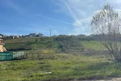 Teren de 1050 mp, în Central