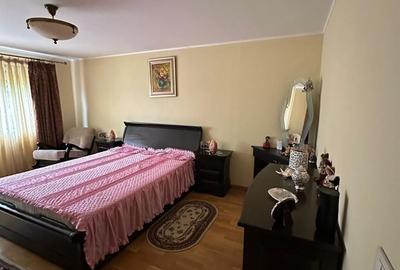 Casă cu 8 camere cu Teren 500 Mp în Berceni - 4