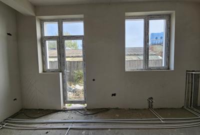 Apartament cu 2 camere semidecomandat în Km 5 - 4