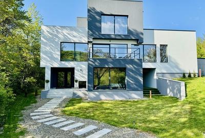 Casă cu 4 camere în Exterior Vest
